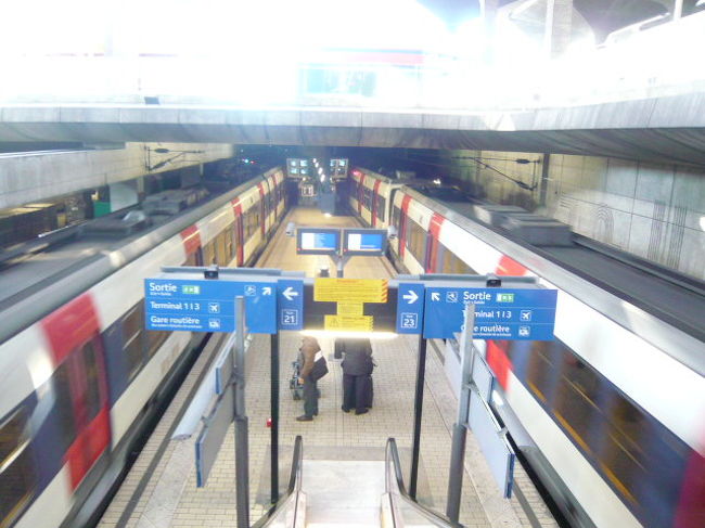 11日、フランス最終日は、RERでパリ北駅まで。往復17,4ユーロです。