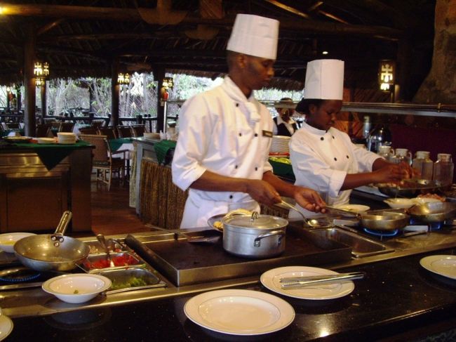 戻ってディナー<br /><br />コックが目の前で調理してくれます<br />