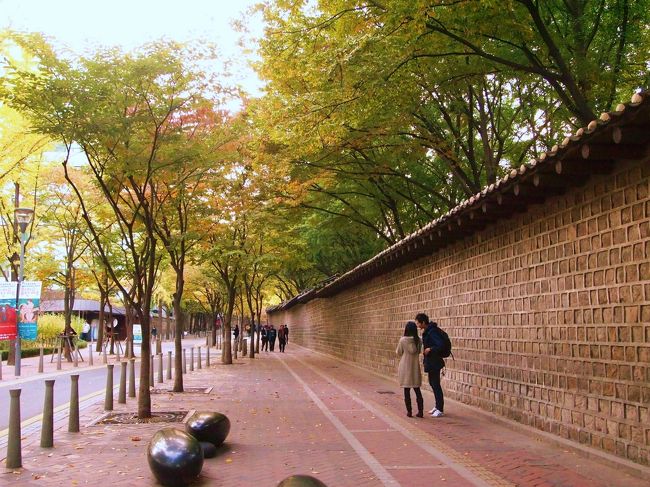 カップルの姿も見えます。<br />でも、カップルで歩くと別れるというジンクスがあるらしいんですが･･･。