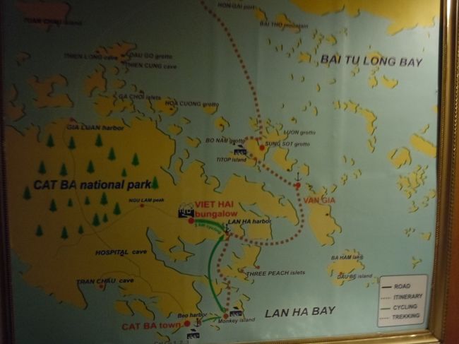 船の航路<br /><br />わざわざ夜撮らなくても・・<br />なぜ明るいときに撮らなかったのか・・・自分