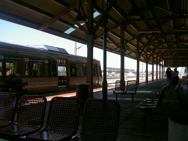 フリーマントルの駅。とっても清潔です