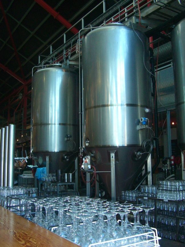 サーバーでかい！いくらでも飲めちゃうね　笑