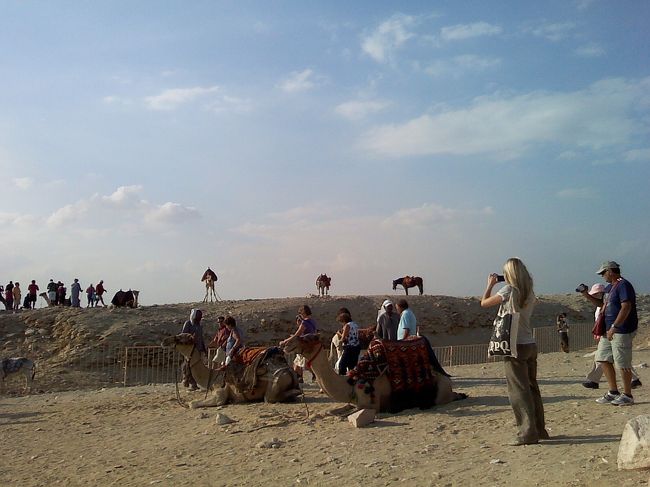 またまた、ラクダ乗りの誘惑。<br /><br />結局乗らなかった(；△；)