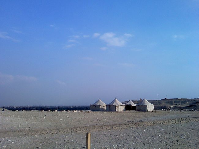 砂漠。<br />アラビアンなテントがカワイイ。