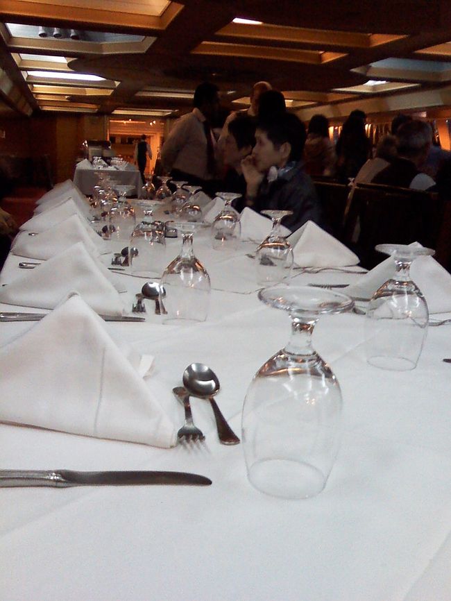 20:00〜22:00の約2時間、<br />夕食を食べながら、ベリーダンスを鑑賞をしつつ、<br />ナイル川ディナークルーズします☆