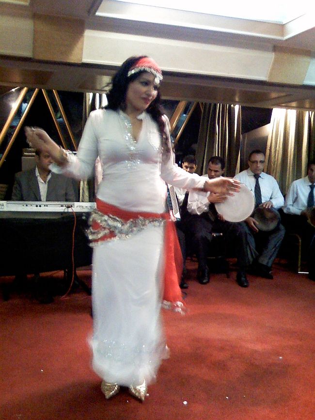 席に戻ったらべりーダンサーの衣装が変わってた。<br /><br />