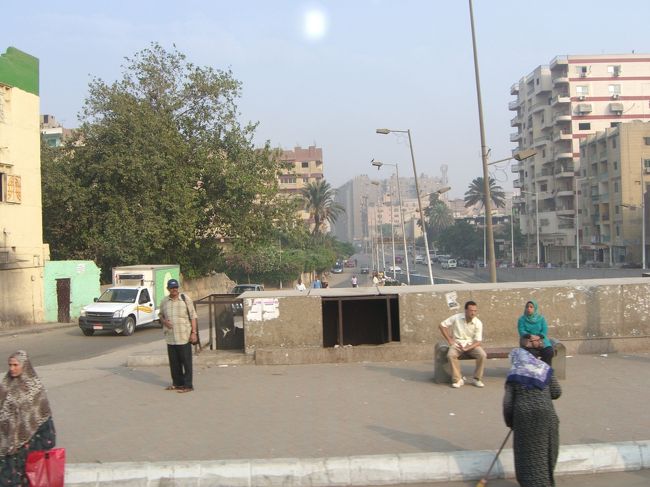 ﾎﾃﾙ8:00出発<br /><br />ｶｲﾛの町はこんなんです。