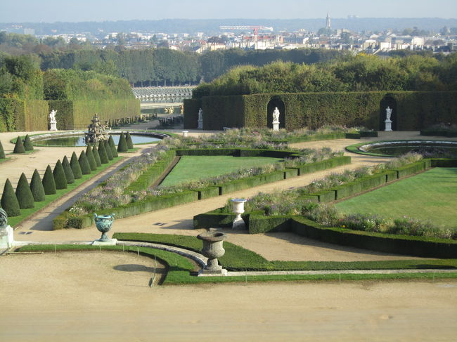 宮殿から、庭園を見下ろした風景です。