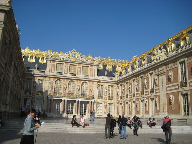ヴェルサイユ宮殿の観光を終えました。