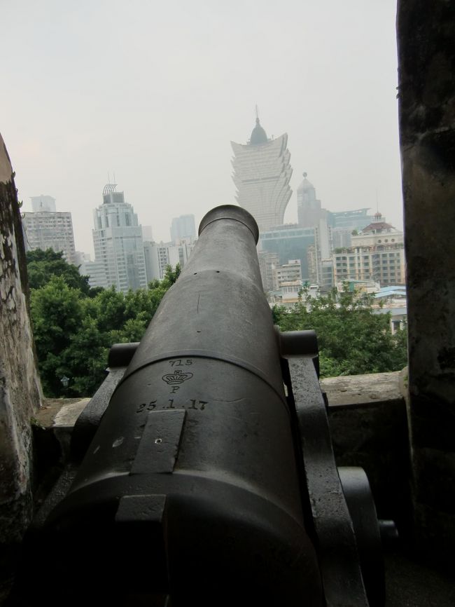 11、モンテの砦　Mount Fortress<br /><br />かつてはマカオの主要な防衛基地でした。<br />グランド・リスボアに向かって、撃て〜。<br /><br />マカオ博物館も是非見学してください。<br />マカオの歴史がよくわかります。