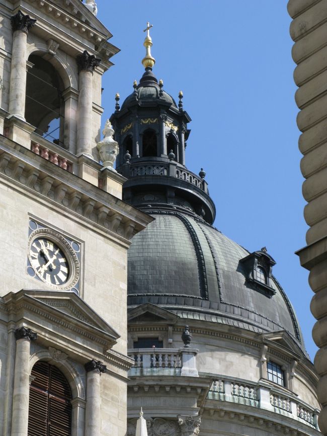 　聖堂のドームです。<br />高さ９６メートル、直径２２メートルあります。<br />又このドームに登ることも出来ます。