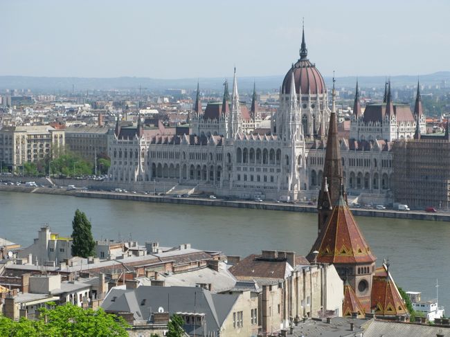 　今度は国会議事堂です。<br />どちらも漁夫の砦から写しました。