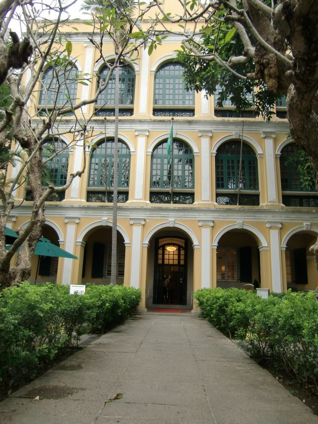 20、ロバート・ホー・トン図書館　Sir Robert Ho Tung Library<br /><br />香港の富豪、ロバート・ホー・トン卿の別荘。<br />ホー・トン卿の遺言により、公立の図書館となりました。