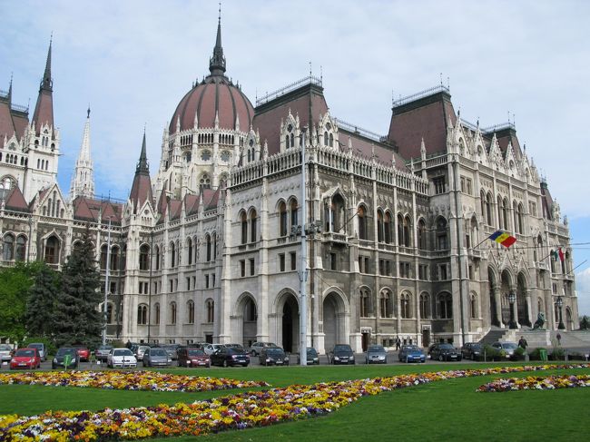 ４月３０日　(水）　晴<br />　今日は国会議事堂の見学からスタート。<br />まるで宮殿のような建物です。<br />１９０２年に完成しました。