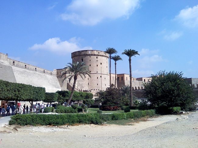 モスクは、要塞シタデルの中にあります。