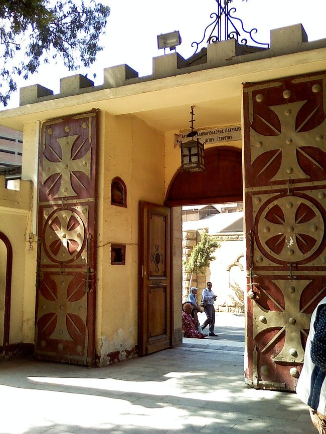 聖ジョージ教会の門。