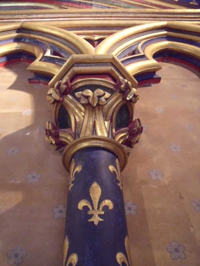 やはり王室ゆかりの「ゆり」<br />このデザインが大好きです。