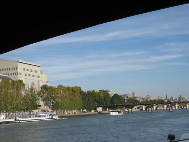 のんびりと、風に吹かれてボーっとしてるだけでいいような感じですが、つい、カメラで景色を追いかけてしまいます。