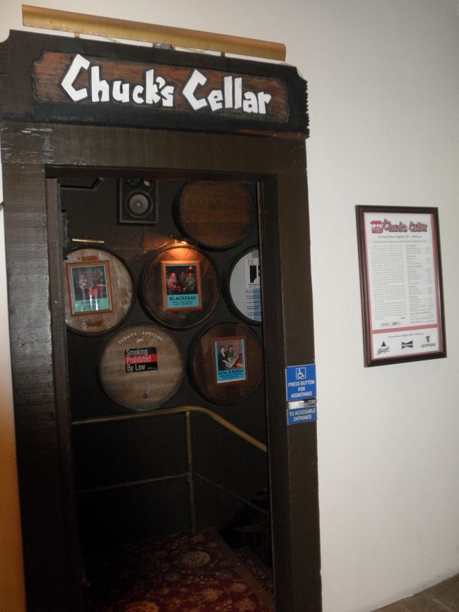 ハワイ最後の夜はチャックスセラーです。<br />オハナワイキキイーストホテルにあります。<br />