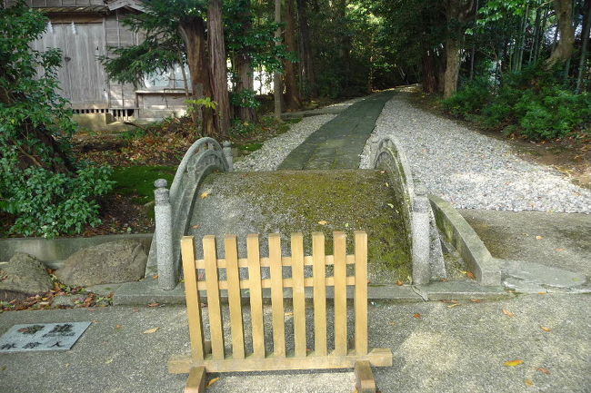 静かな静かな神社です。