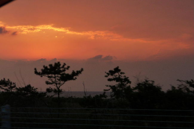 夕焼け空は暮れて行きます。
