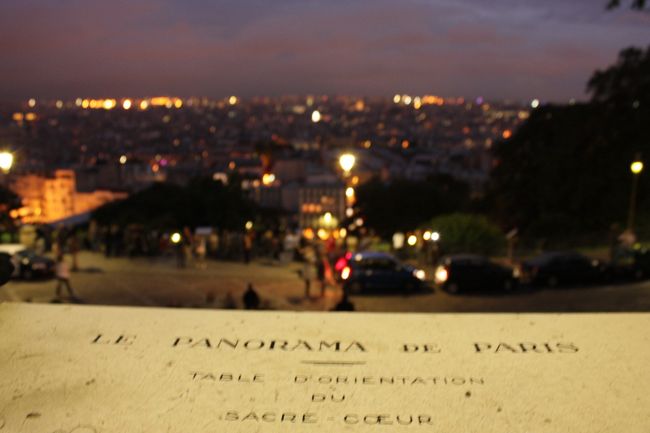 <br />　<br />モンマルトルの丘からは、暮れゆくパリの様子が見渡せます。