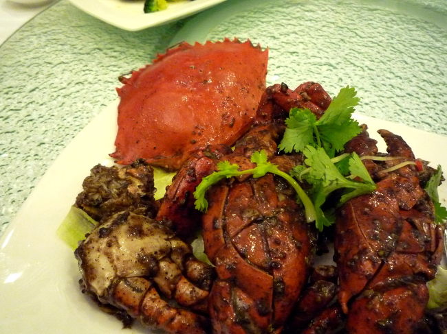 おまけ。シンガポールといえば、やはりチリクラブとブラックペッパークラブ！ということで、がっつり夕食にいただきました。美味しいです。癖になりそうな、スパイシーな味です。