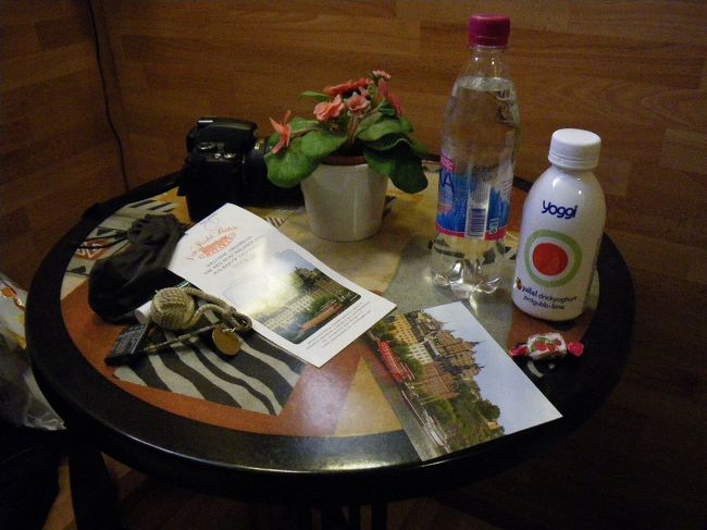 Yoggiはスウェーデンで有名なヨーグルトドリンク。<br />５〜６種類くらいのフレーバーがあったような気がする。<br />美味い！<br /><br /><br />日本でも売られているのを見たことがある。