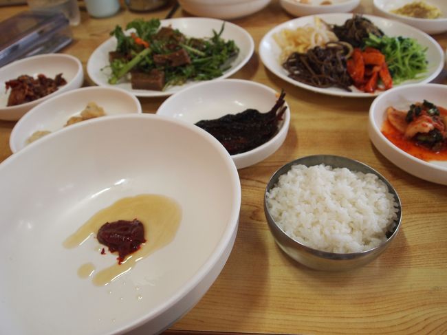 適当なお店に入っておススメの山菜ビビンバを注文。<br />適当だった割になかなか美味しい御飯でした。<br /><br />お店のおばちゃんに「市内から自転車で来た」と言ったらスゴイ驚いてました。<br />そりゃそーだ。