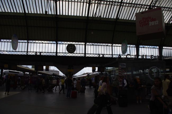 さすがパリ。<br />ホームが沢山あります。