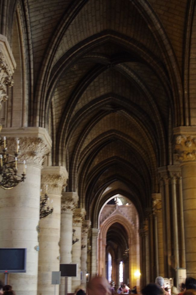 それでは、大聖堂に入ります。<br />入場料が無料のせいもあり、<br />すごい行列で入るまでに結構時間がかかりました。