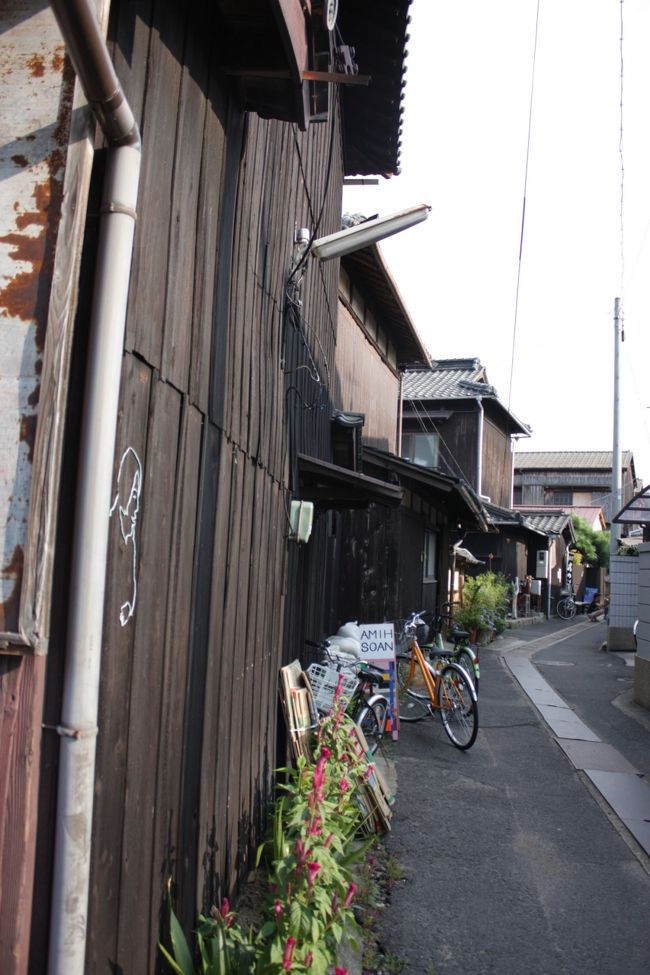 　<br />こんな路地が続いています。