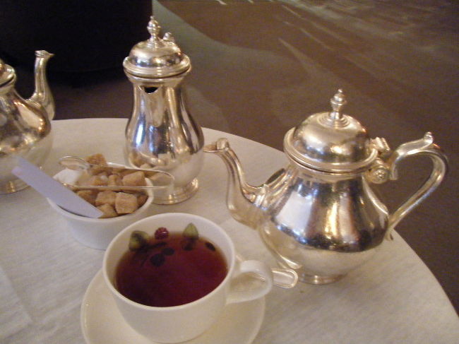 ますは紅茶。それぞれ好きな紅茶を選びます。おかわりもできます。