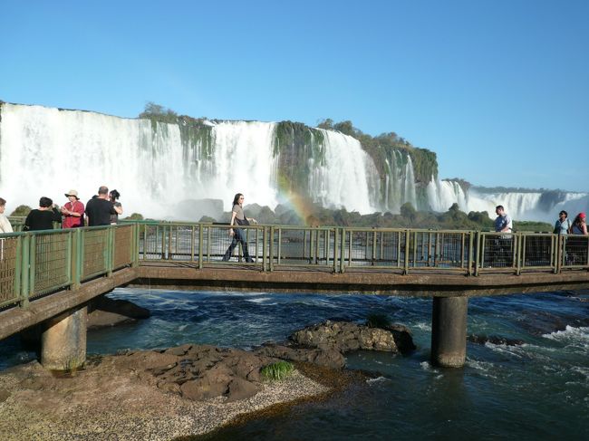 　ブラジル側からは滝全体が見渡せる。　　<br /><br />より近くで見たければアルゼンチン側からのほうが近い！