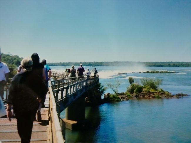 　遊歩道も結構長いですね・・<br /><br />いよいよ見えてきた！