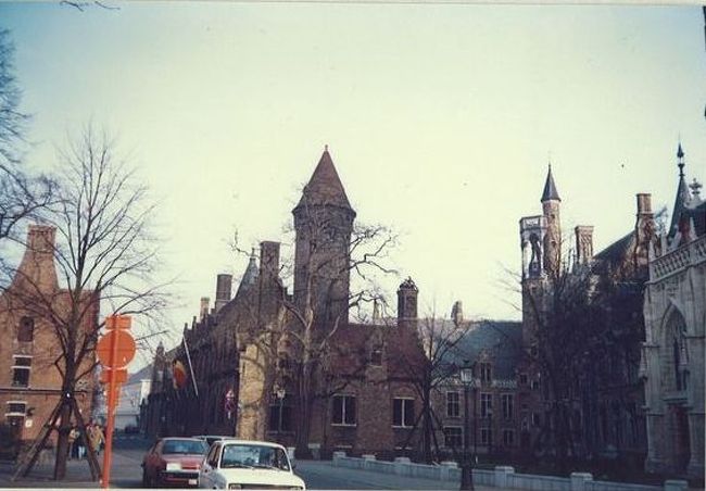 アムステルダムを散策した後、<br />http://4travel.jp/traveler/satorumo/album/10522388/<br />ベルギーのブルージュにやってきました。<br /><br />