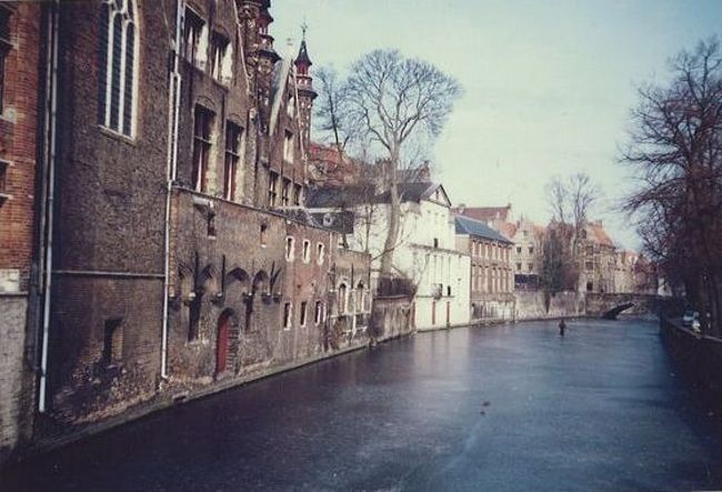 街中に、運河が張り巡らされています。