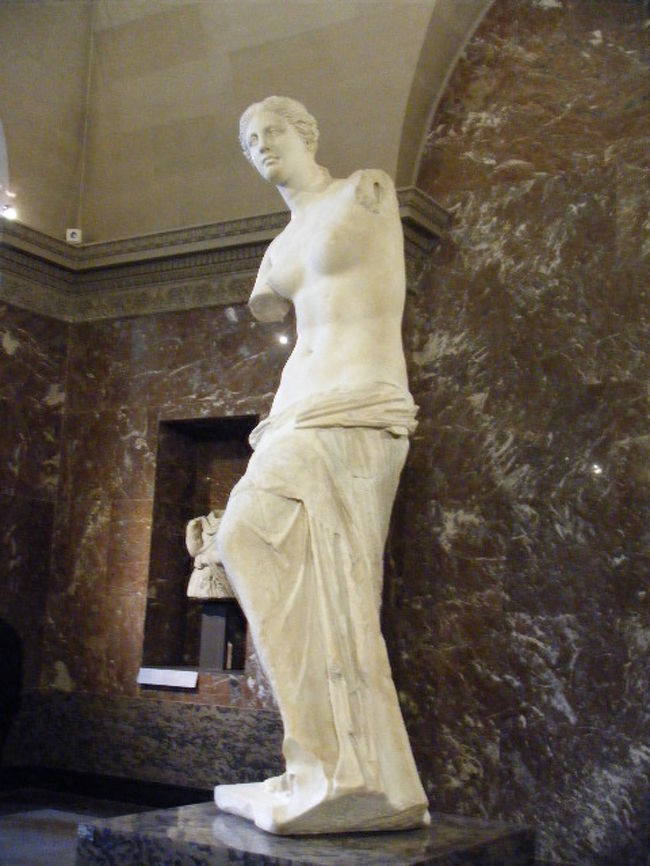 ミロのビーナス。まずはルーブルに来たらこれを拝みます。<br />いつも腕はどんなふうだったのかなと考えてしまいます。