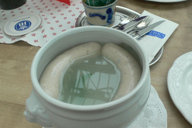 ミュンヘンのソーセージ？<br />振り返るとソーセージ中毒並みに毎日食べてました。<br />美味しいからついつい…