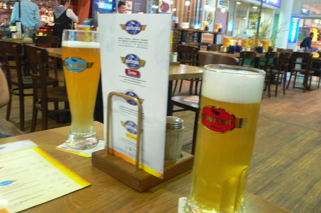 最後のお名残ビール。ご安心下さい、飛行機乗る直前にも<br />エアブロイがあります。