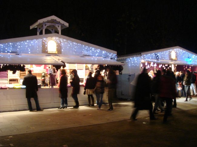 私たちのように偶然通りかかったのか、<br />前から知っていたのか、<br />結構な人が集まっていました。