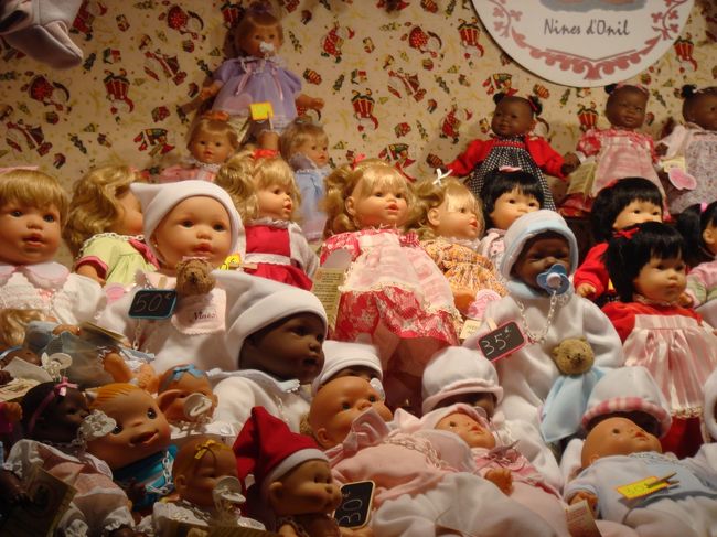 そしてこの子達は誰？！<br /><br />子供たちへのクリスマスプレゼントかしら？