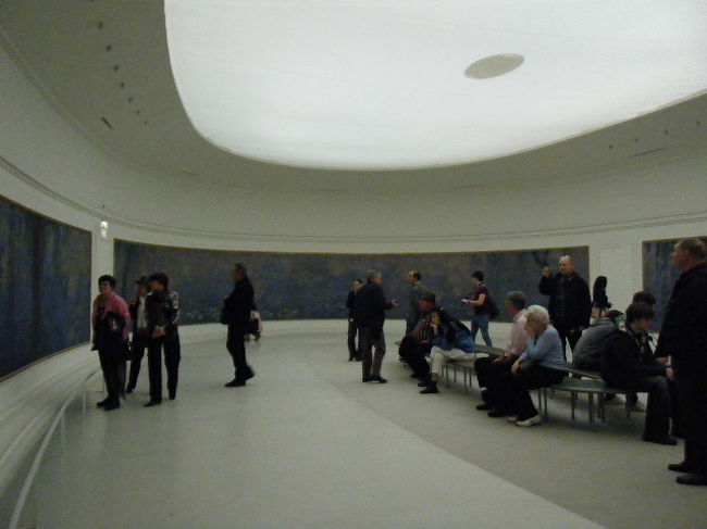 睡蓮の間は２つあります。