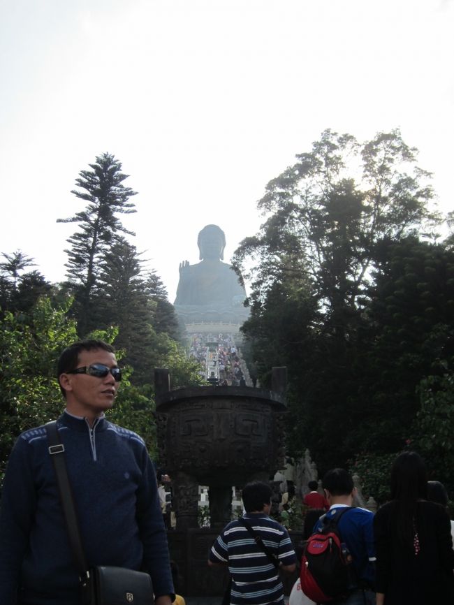 歩いて行くと見えました！<br />大仏！！！