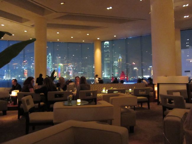 ホテルに戻り、ラウンジでバータイム。<br /><br />景色最高です！<br />