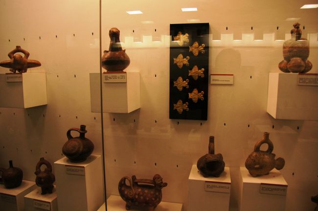 貴金属を使ったアクセサリーも多く展示されていました。<br />