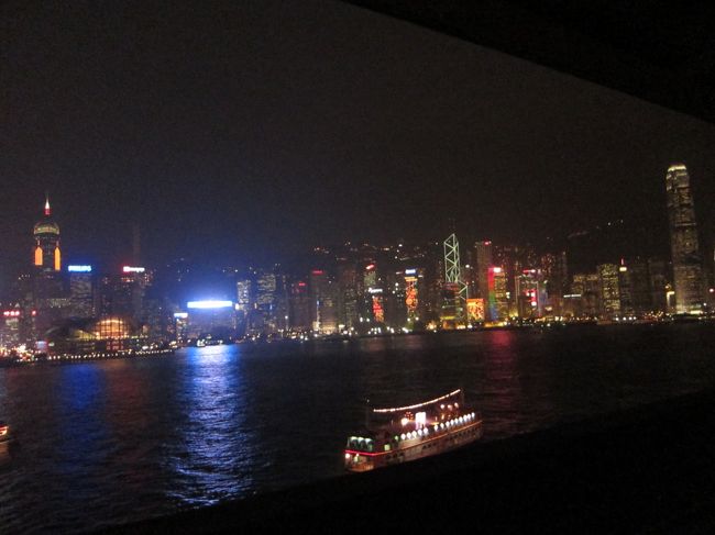 部屋でまったりして、またまた香港ナビで予約した「オープントップバス＆ビクトリアピーク夜景観賞ツアー」へ。