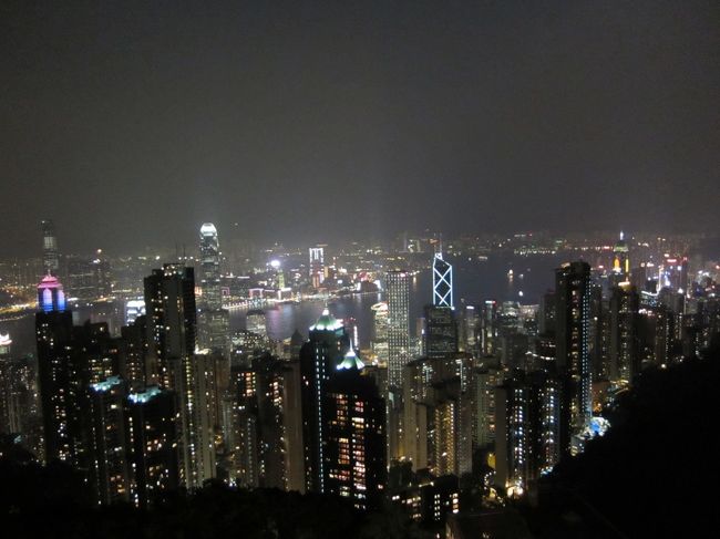 うんうん。<br />やっぱりキレイだな、コノ景色。<br /><br />前回よりスッキリしてるか？！<br /><br />今回はピークギャラレアの展望台には行かず獅子亭展望台へ。<br />無料でこの景色。<br />こっちの方が好きかも。