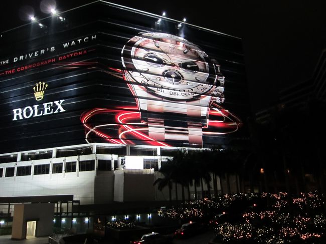 ホテル到着！<br /><br />ホテルの横には、ROLEX！！！<br />でっけ〜〜〜