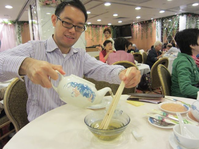 ココでもやはり食器を洗ってくれました。<br /><br />なんで？！と聞くと、ちゃんと洗ってるかわかんないから！<br /><br />コレが香港！　最高ですな。。。